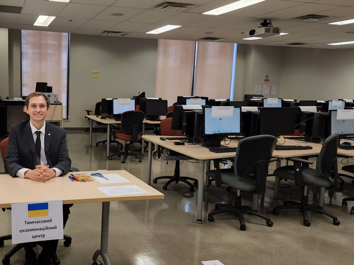 Anatoliy Gruzd at TRSM Computer Lab